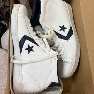 Converse Men's White and Dark Blue Sneakers